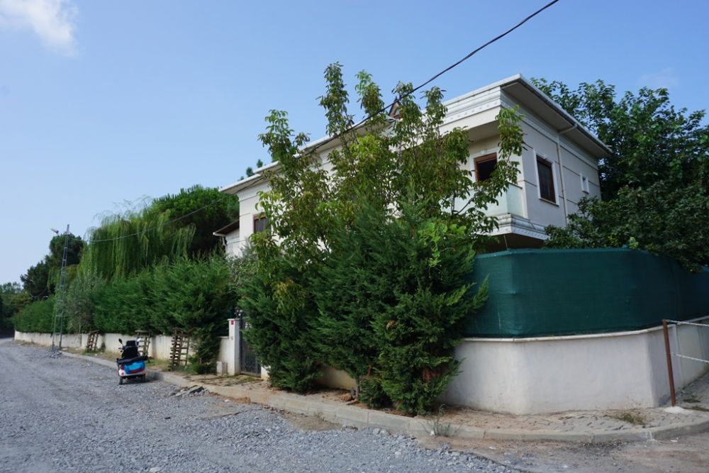 ŞİLE ÇAVUŞ  SATILIK TRİPLEKS VİLLA 565 M2 ARSA İÇİNDE KÖŞE 6+1
