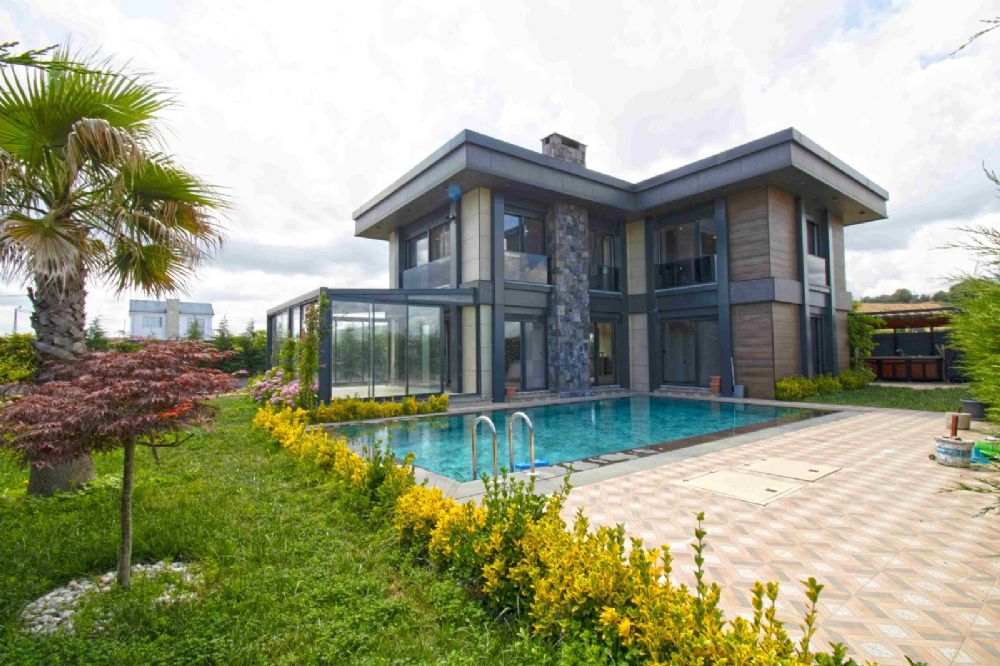 ŞİLE SATILIK VİLLA ÇAVUŞ MAHALLESİ 4+1 HAVUZLU 610 M2 BAHÇE 