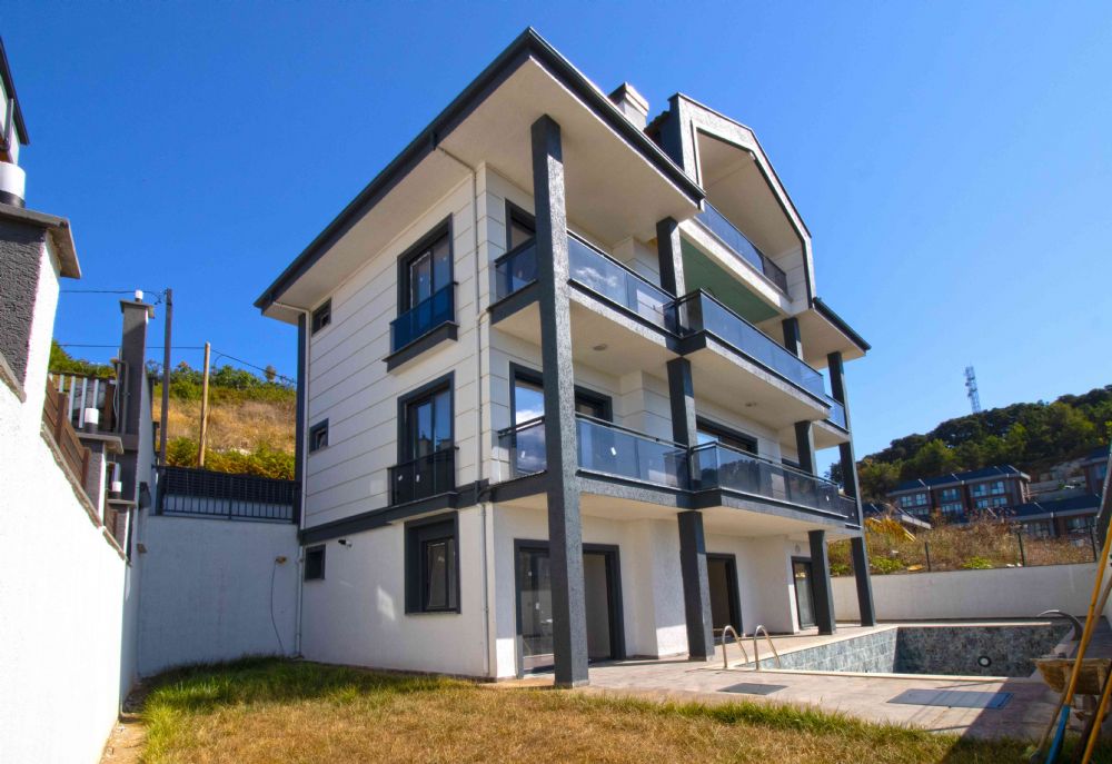 ŞİLE ÇAVUŞ MERKEZ SATILIK VİLLA HAVUZLU SIFIR 280 M2 