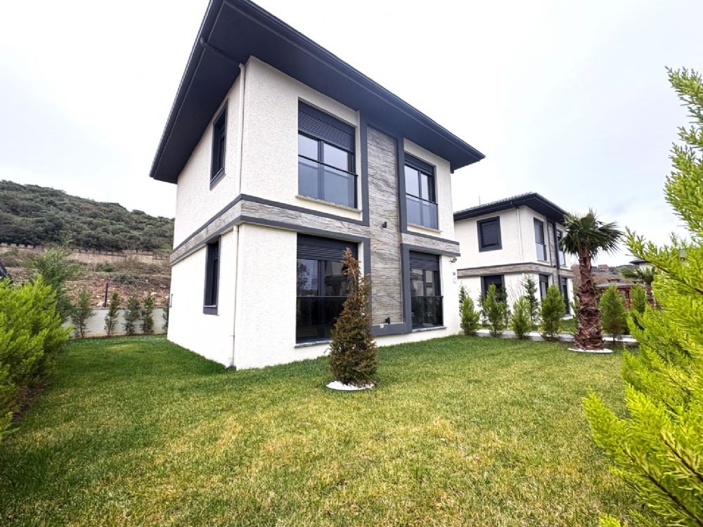 ŞİLE ÇAVUŞ MAHALLESİ SATILIK SİTEDE VİLLA 3+1