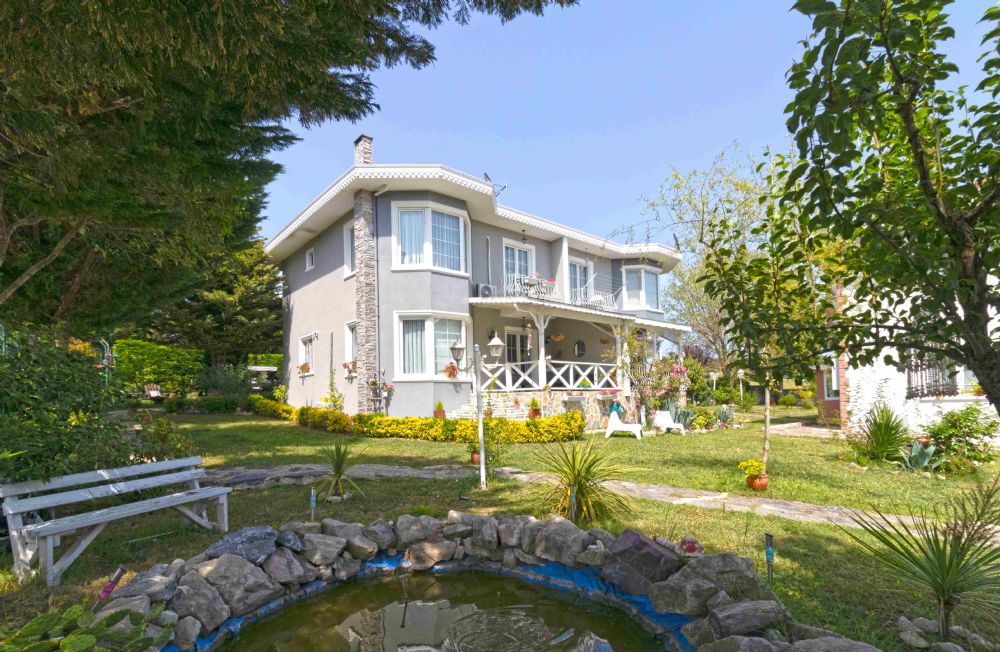 ŞİLE BALİBEY SATILIK VİLLA SİTEDE HAVUZLU 4+2 BAHÇELİ BAKIMLI